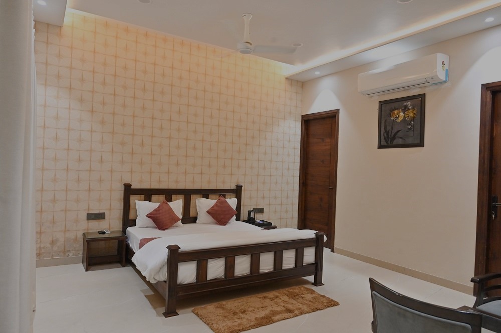 luxury villa hotel in Amritsar